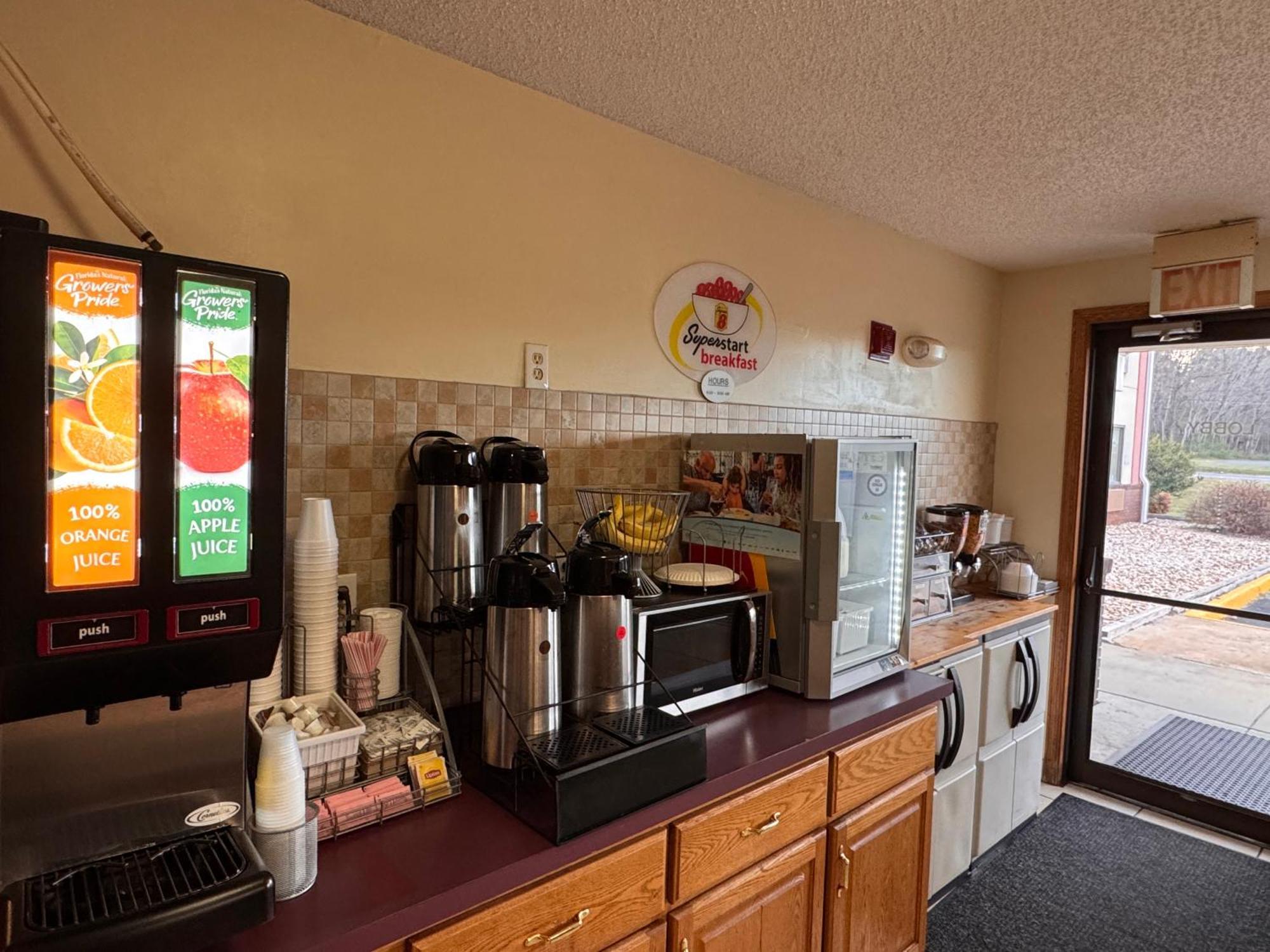 Super 8 By Wyndham Appomattox Va Hotel Exterior photo